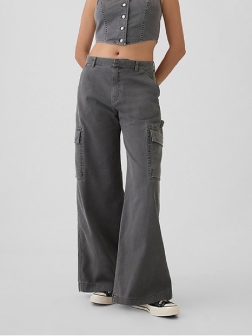 GAP 2024 Petite Mid Rise Baggy Cargo Grey Pants